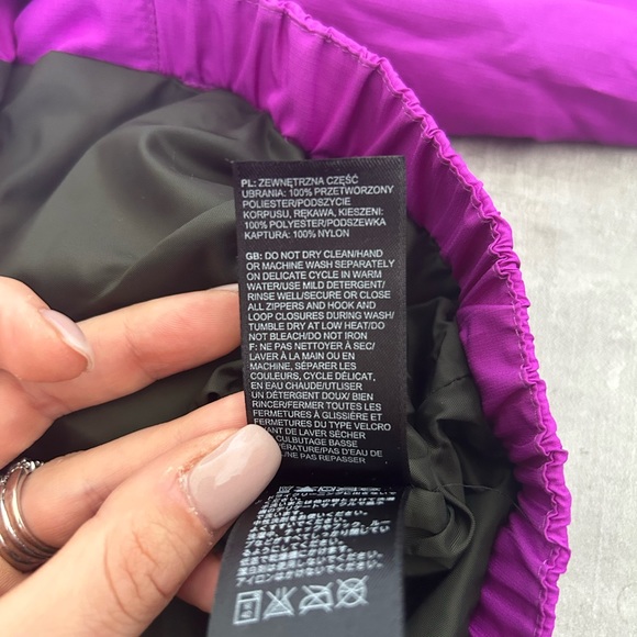 🌈SALE🌈 THE NORTH FACE Lightweight Purple Jacket - Picture 12 of 12